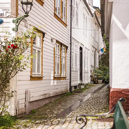 Pearl In Historic Street & Easy Check-in Апартаменты *